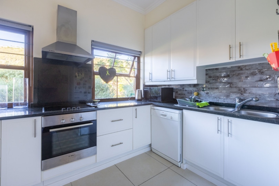 3 Bedroom Property for Sale in Whale Rock Gardens Western Cape